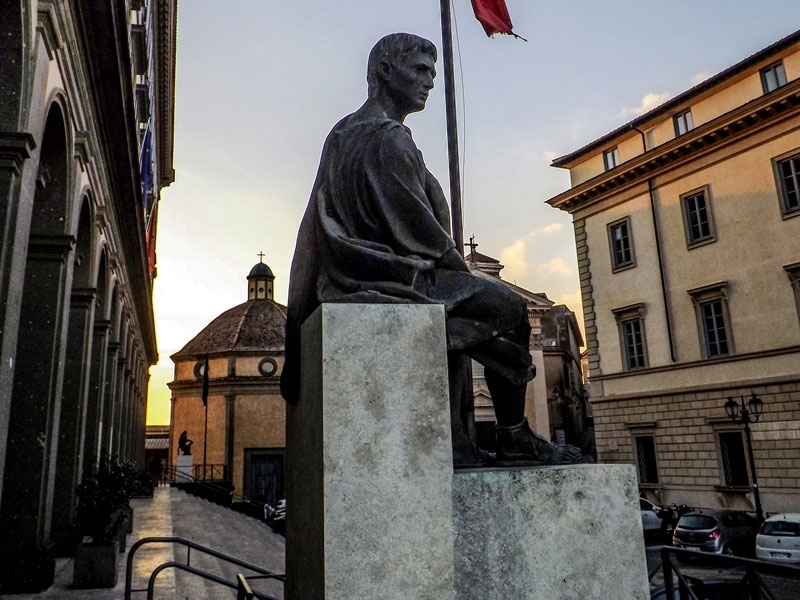 Velletri - Statua di Augusto.