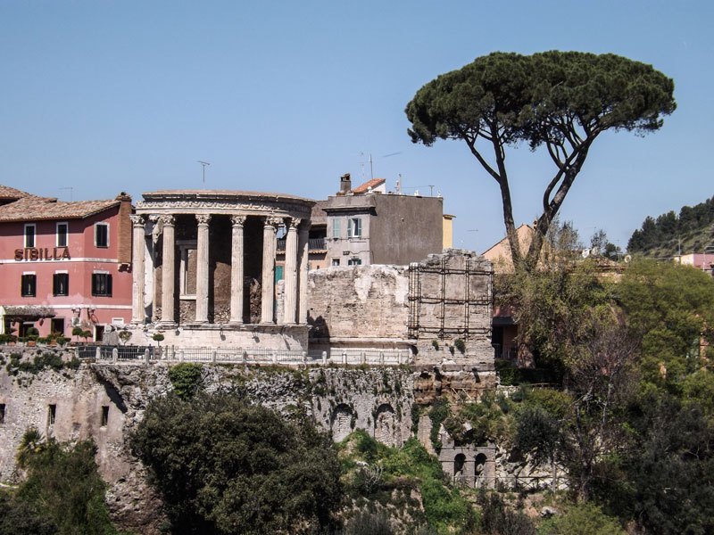 Tivoli - I templi della Sibilla e di Tiburno.